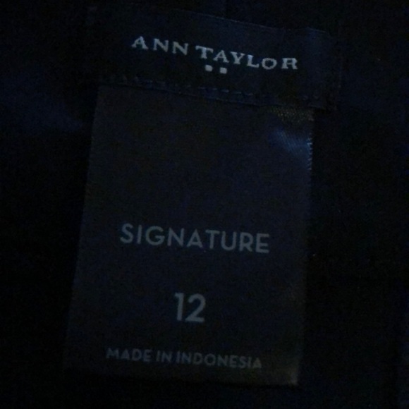 Ann Taylor Signature Black Pant - Picture 5 of 6